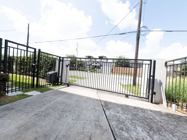 1613 Wheeler Street C, Houston, TX 77004