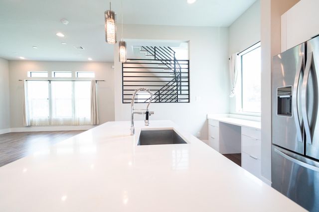 1613 Wheeler Street C, Houston, TX 77004