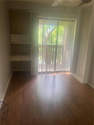 612 Park Place PL 303, Austin, TX 78705