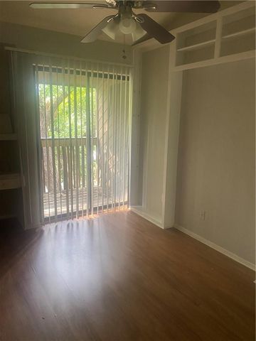 612 Park Place PL 303, Austin, TX 78705
