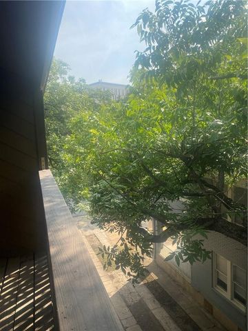 612 Park Place PL 303, Austin, TX 78705