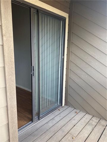 612 Park Place PL 303, Austin, TX 78705