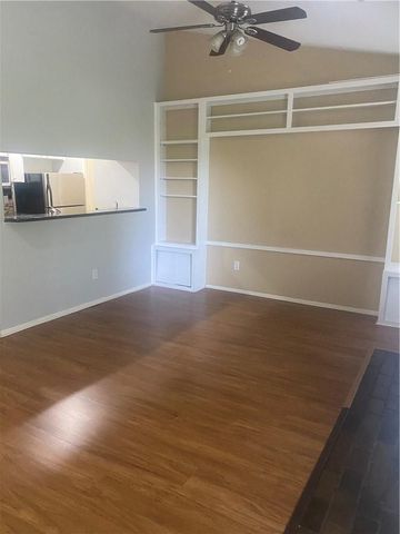 612 Park Place PL 303, Austin, TX 78705