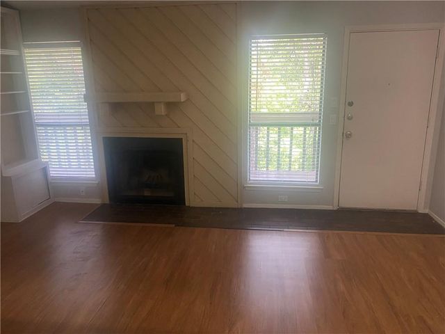 612 Park Place PL 303, Austin, TX 78705