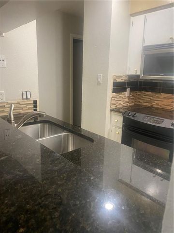 612 Park Place PL 303, Austin, TX 78705