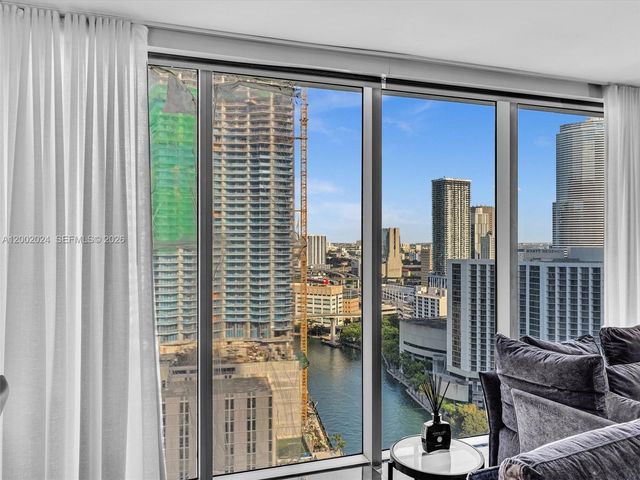 475 Brickell Ave 2715, Miami, FL 33131