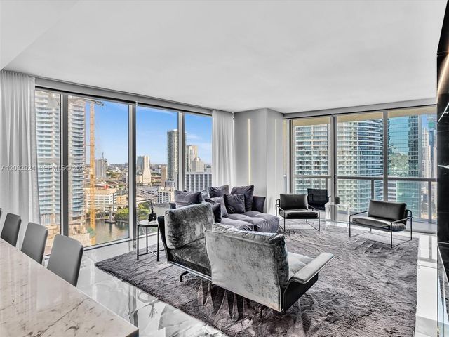 475 Brickell Ave 2715, Miami, FL 33131