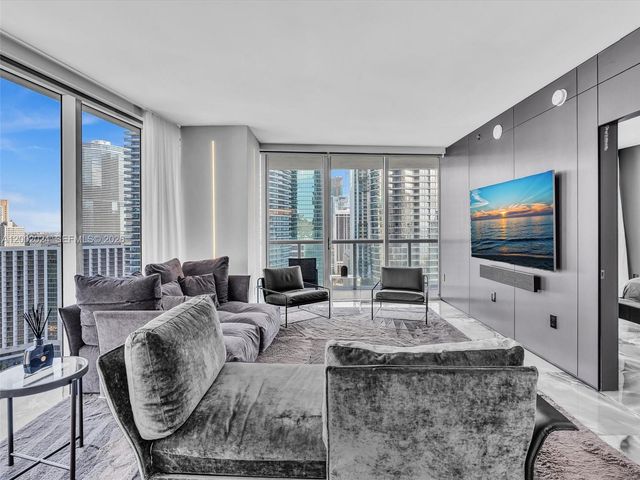 475 Brickell Ave 2715, Miami, FL 33131