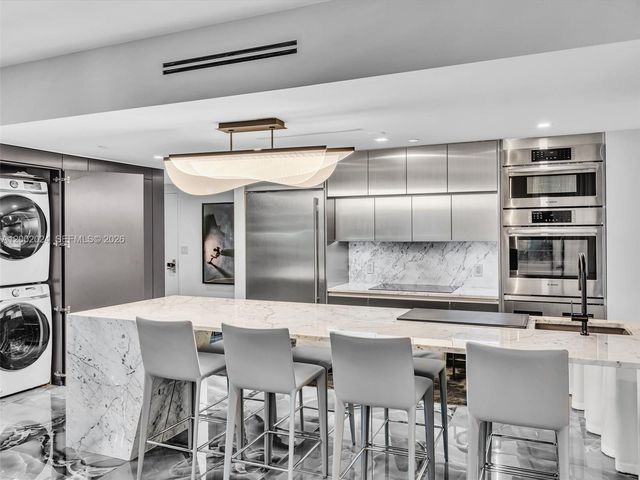 475 Brickell Ave 2715, Miami, FL 33131