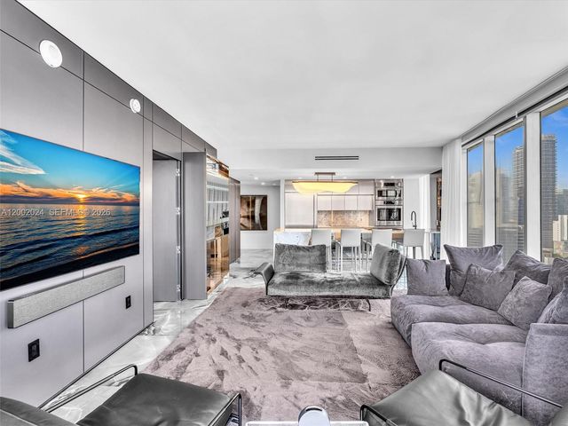 475 Brickell Ave 2715, Miami, FL 33131