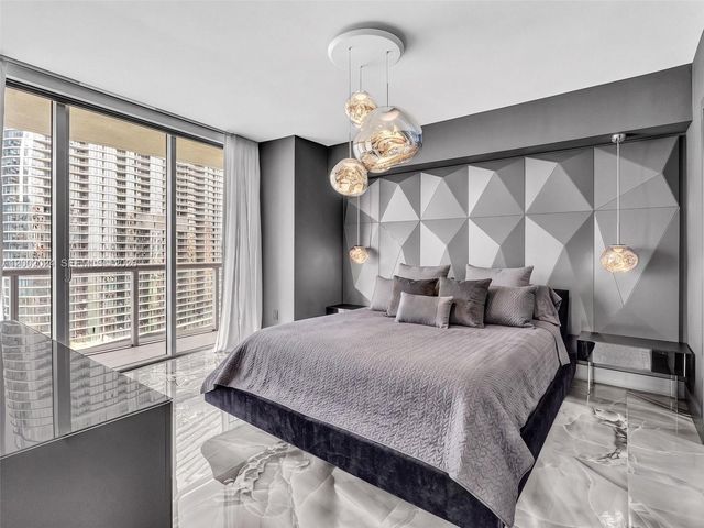 475 Brickell Ave 2715, Miami, FL 33131