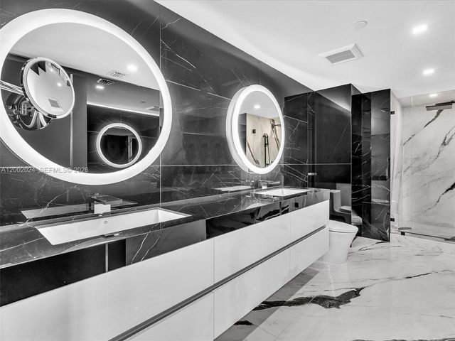 475 Brickell Ave 2715, Miami, FL 33131