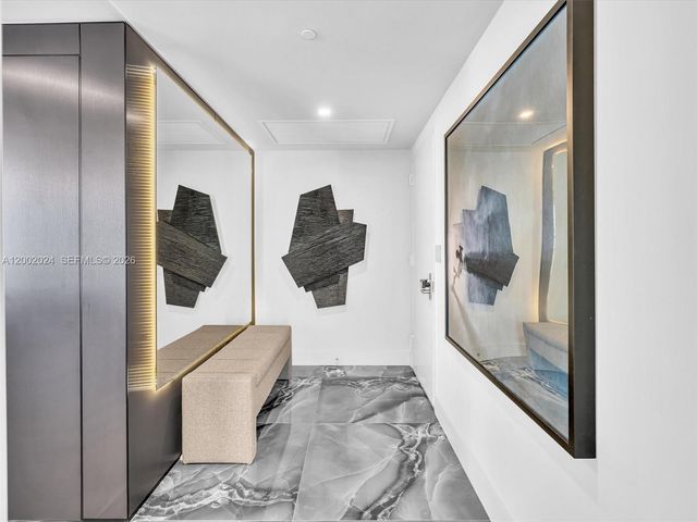 475 Brickell Ave 2715, Miami, FL 33131