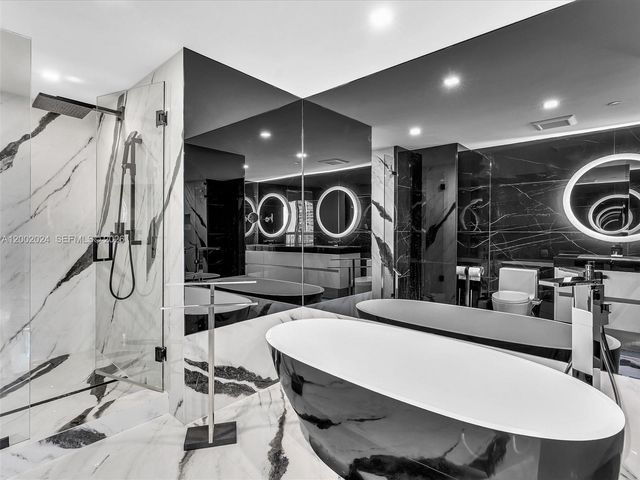 475 Brickell Ave 2715, Miami, FL 33131