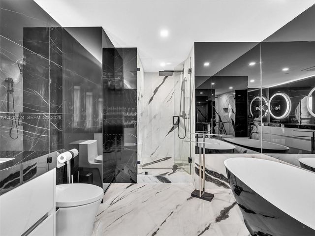 475 Brickell Ave 2715, Miami, FL 33131