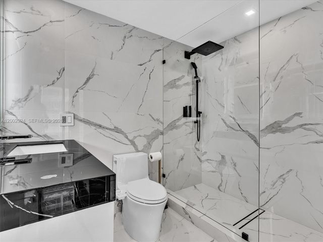 475 Brickell Ave 2715, Miami, FL 33131