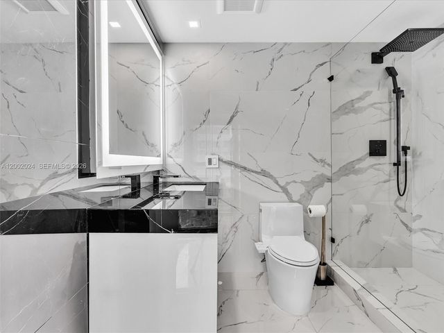 475 Brickell Ave 2715, Miami, FL 33131