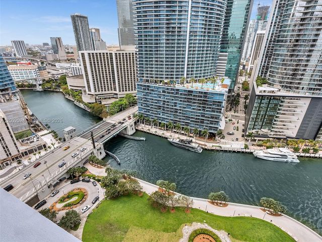 475 Brickell Ave 2715, Miami, FL 33131