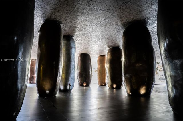 475 Brickell Ave 2715, Miami, FL 33131