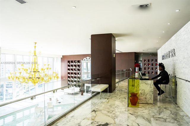 475 Brickell Ave 2715, Miami, FL 33131