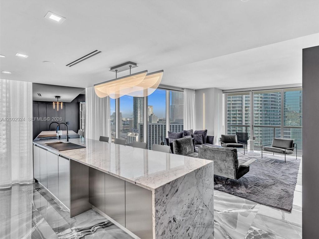 475 Brickell Ave 2715, Miami, FL 33131