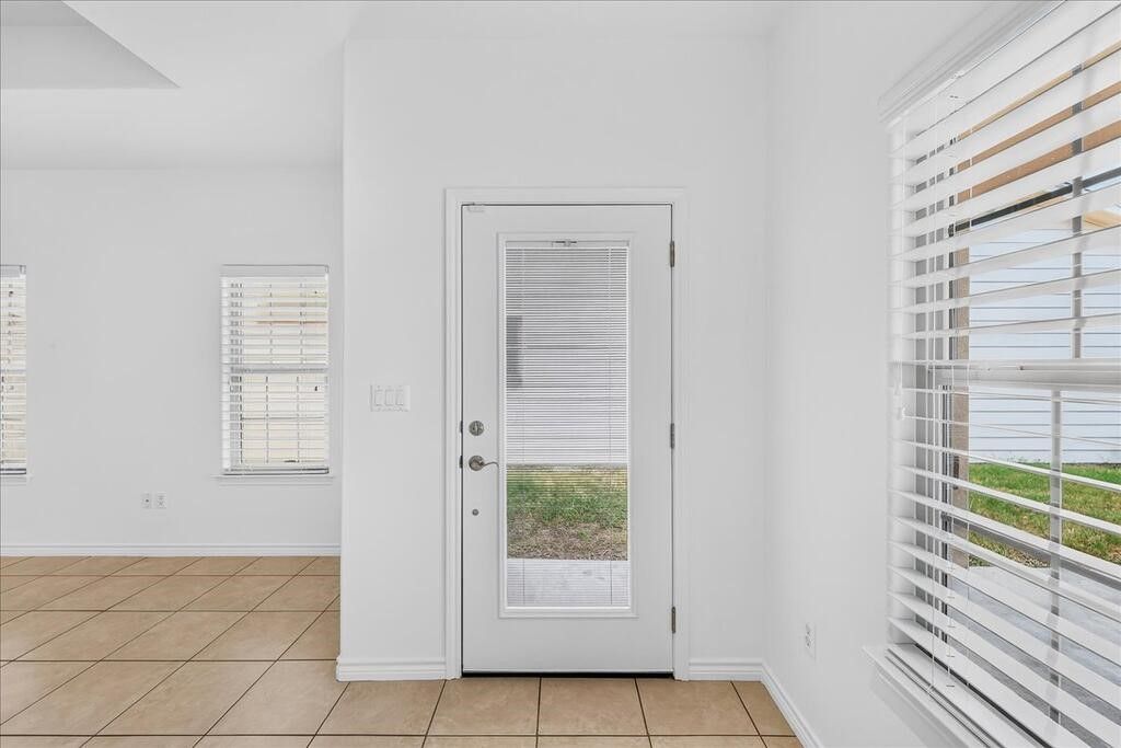 18 Olde Towne Hwy, Rockport, TX 78382 — photo 4