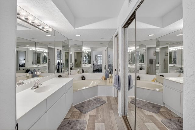 7254 Clunie Place 15002, Delray Beach, FL 33446