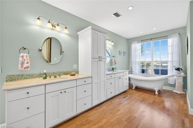 1141 Paper Fig CT, Sanibel, FL 33957