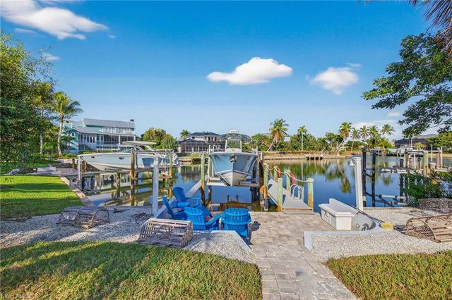 1141 Paper Fig CT, Sanibel, FL 33957