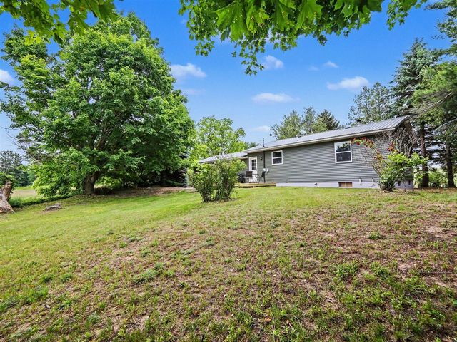 2209 E Madison Road, Hart, MI 49420