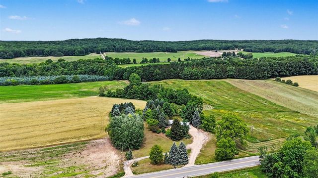 2209 E Madison Road, Hart, MI 49420