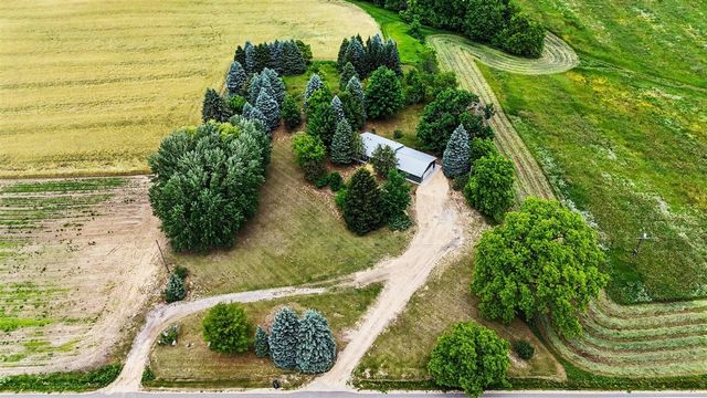 2209 E Madison Road, Hart, MI 49420