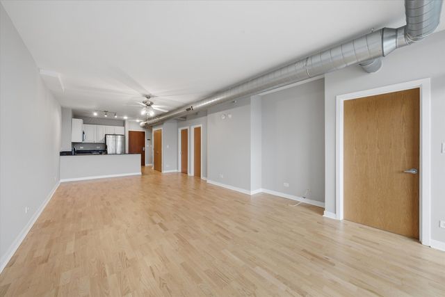 1610 W Fullerton Avenue 403, Chicago, IL 60614