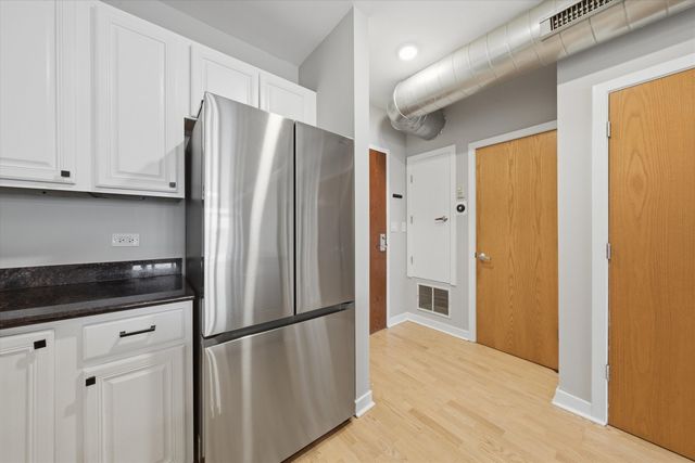 1610 W Fullerton Avenue 403, Chicago, IL 60614