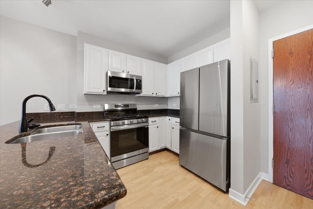 1610 W Fullerton Avenue 403, Chicago, IL 60614