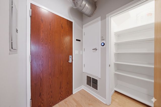 1610 W Fullerton Avenue 403, Chicago, IL 60614