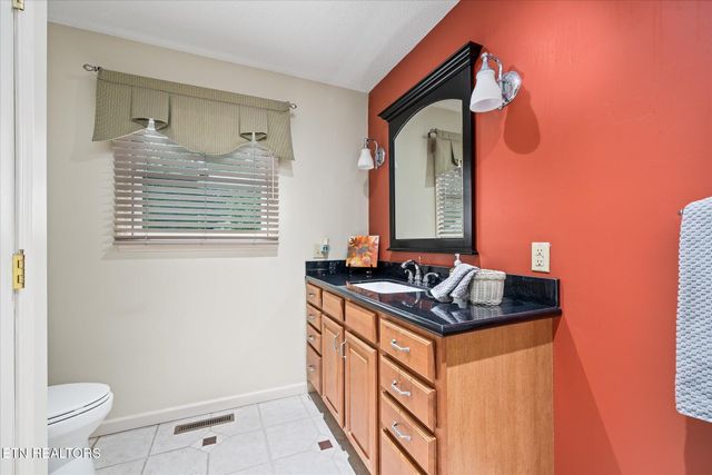 138 Baltusrol Rd, Crossville, TN 38558