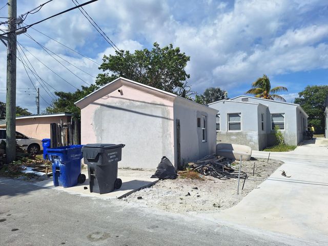 1942 Buchanan Street, Hollywood, FL 33020