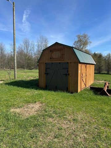 206 S 56th Avenue, Benona Twp, MI 49436