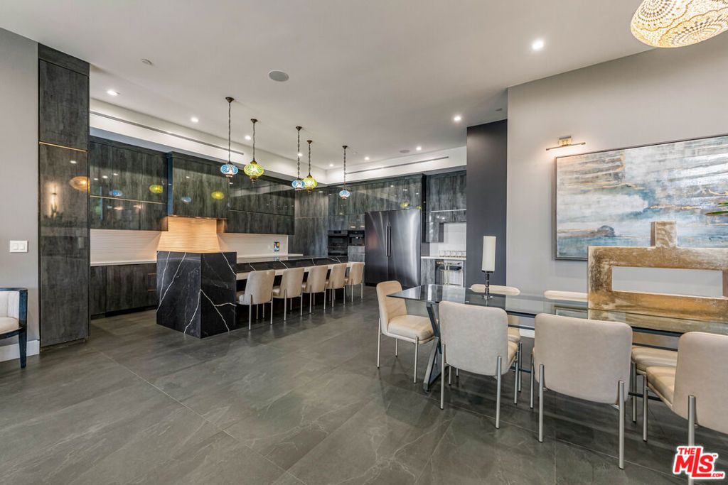 Image 13 of property listing at 3712 Broadlawn Drive, Los Angeles, CA 90068