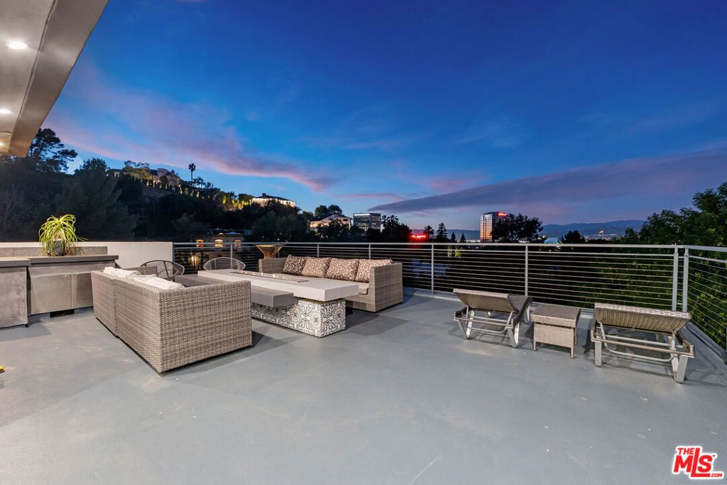 Image 39 of property listing at 3712 Broadlawn Drive, Los Angeles, CA 90068