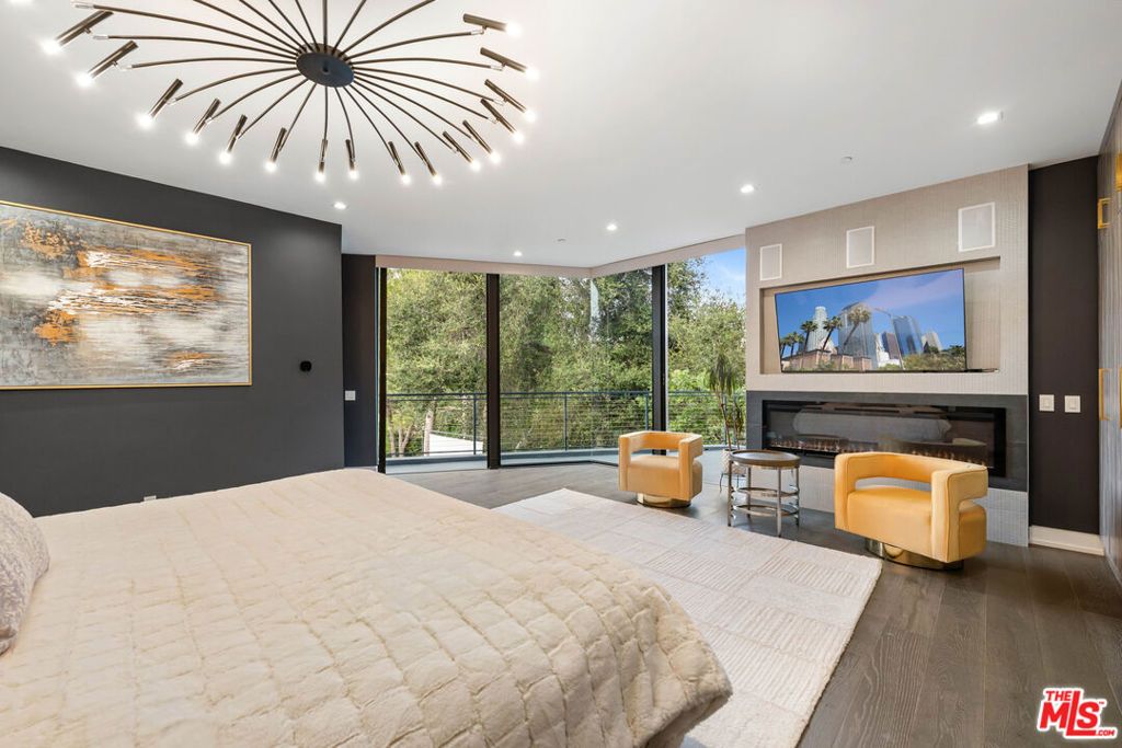 Image 45 of property listing at 3712 Broadlawn Drive, Los Angeles, CA 90068