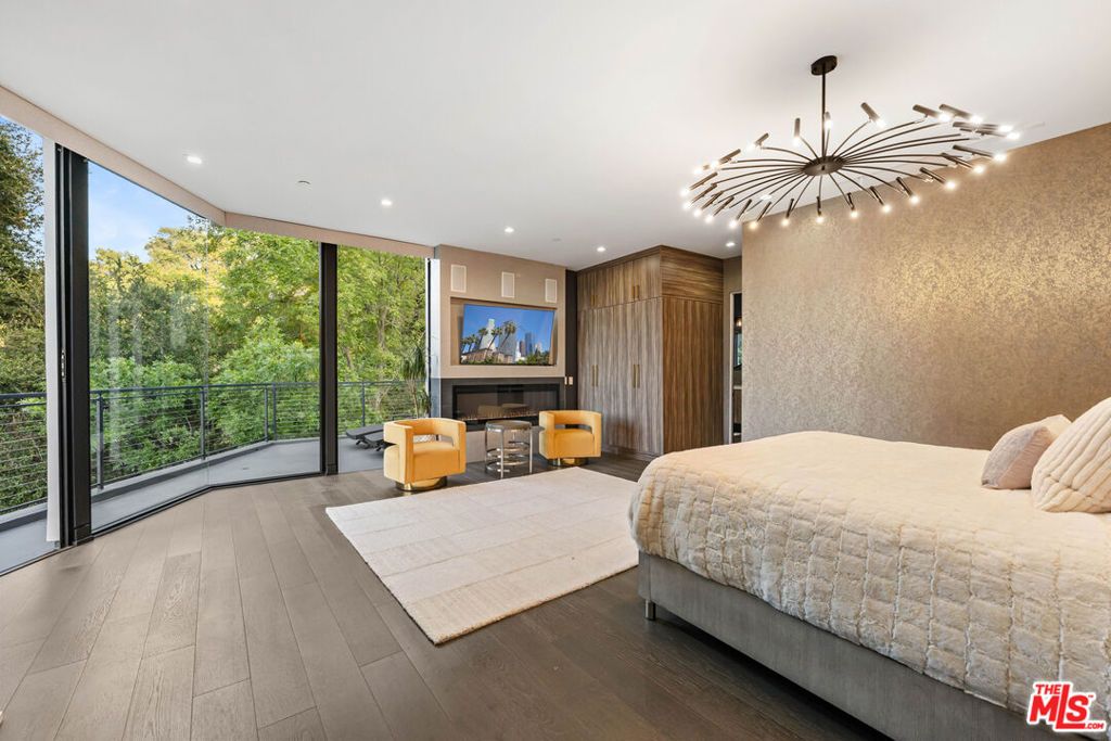 Image 47 of property listing at 3712 Broadlawn Drive, Los Angeles, CA 90068