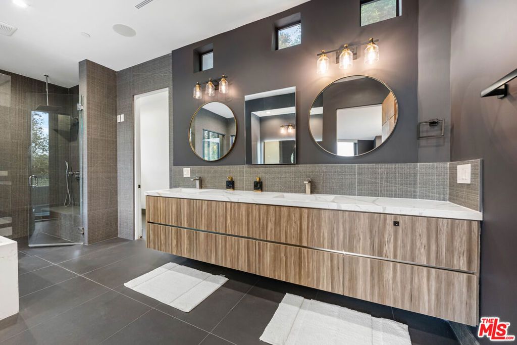 Image 49 of property listing at 3712 Broadlawn Drive, Los Angeles, CA 90068