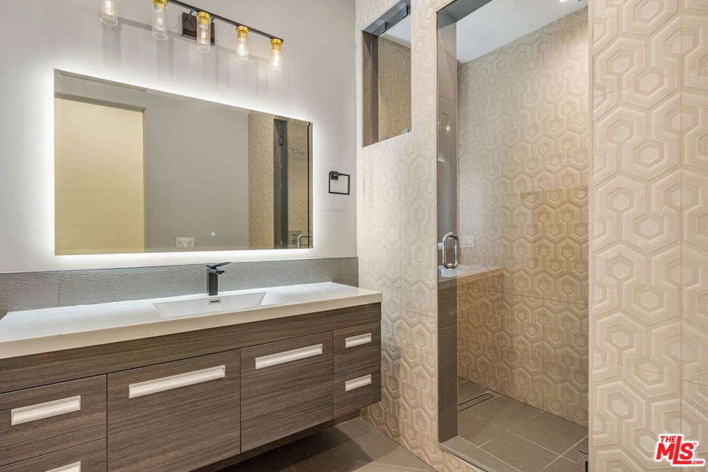 Image 54 of property listing at 3712 Broadlawn Drive, Los Angeles, CA 90068