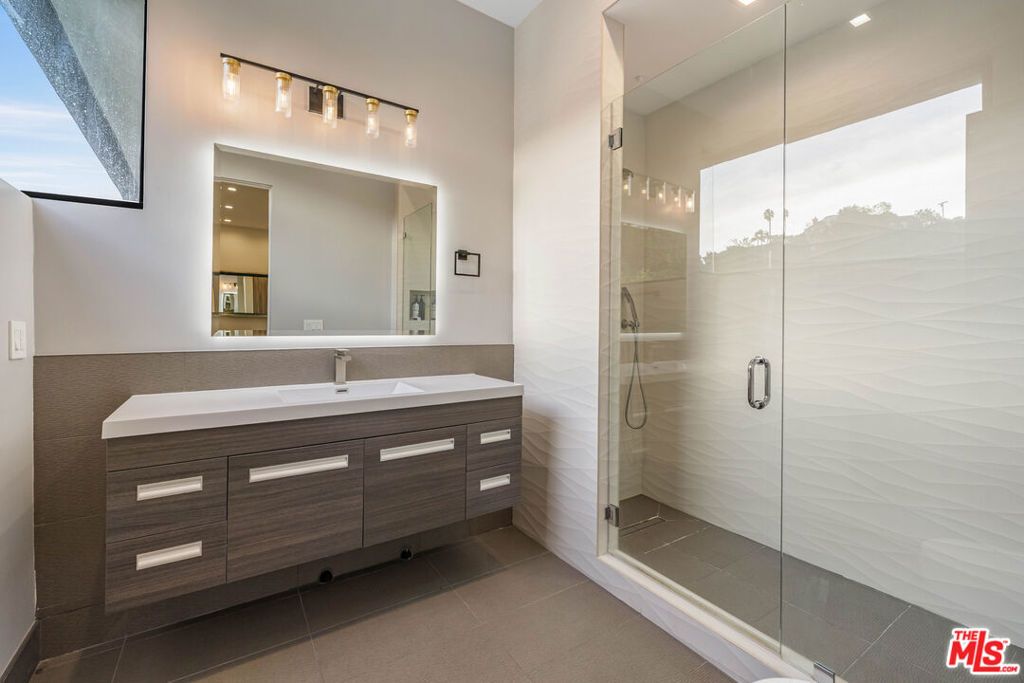 Image 56 of property listing at 3712 Broadlawn Drive, Los Angeles, CA 90068