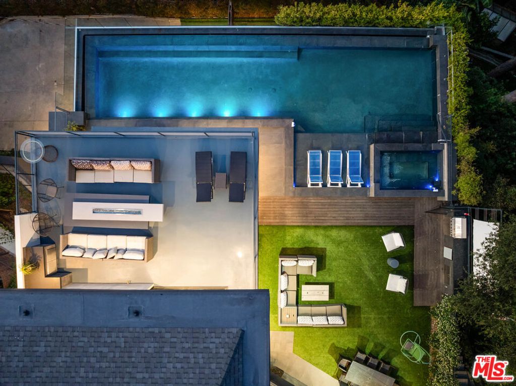 Image 68 of property listing at 3712 Broadlawn Drive, Los Angeles, CA 90068