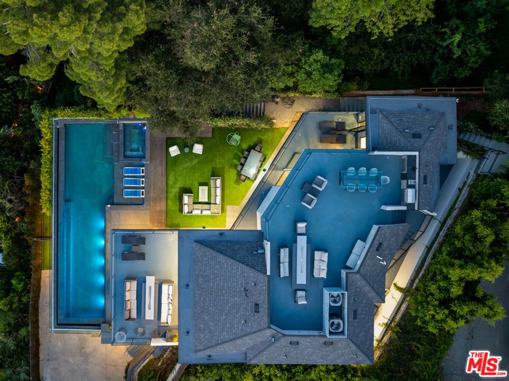 Image 69 of property listing at 3712 Broadlawn Drive, Los Angeles, CA 90068