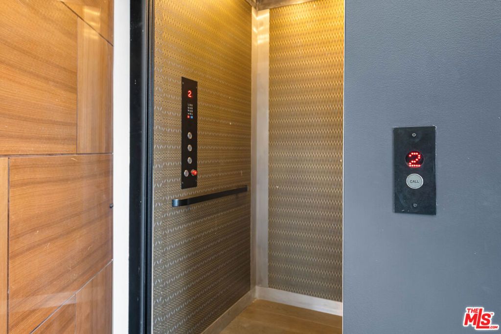 Image 72 of property listing at 3712 Broadlawn Drive, Los Angeles, CA 90068