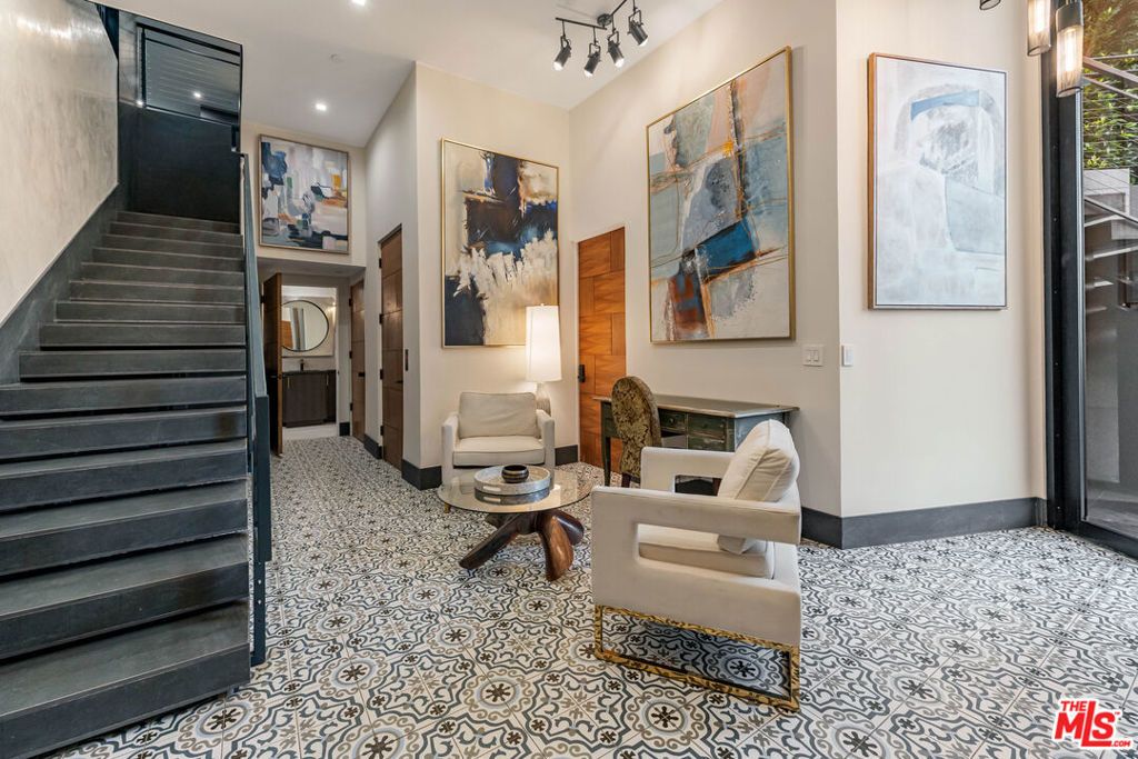 Image 8 of property listing at 3712 Broadlawn Drive, Los Angeles, CA 90068